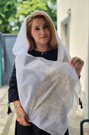 Marama Traditionala cu broderie Inflorata [2]