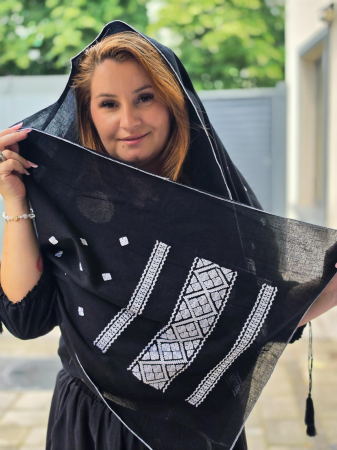 Marama Traditionala cu broderie Inflorata [1]
