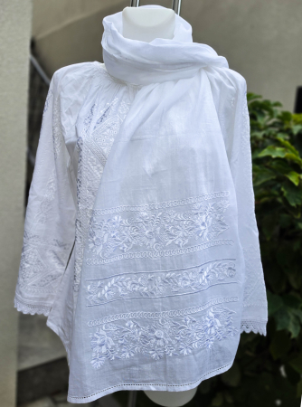 Esarfe si Baticuri - Marama Traditionala cu broderie Inflorata