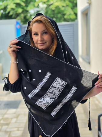 Esarfe si Baticuri - Marama Traditionala cu broderie Inflorata