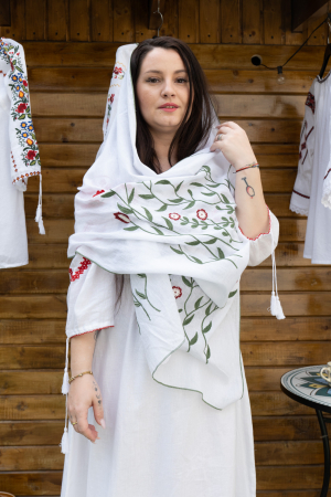 Marama Traditionala cu broderie Inflorata [2]