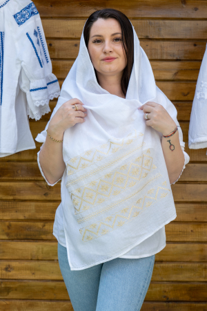 Esarfe si Baticuri - Marama Traditionala cu broderie Inflorata