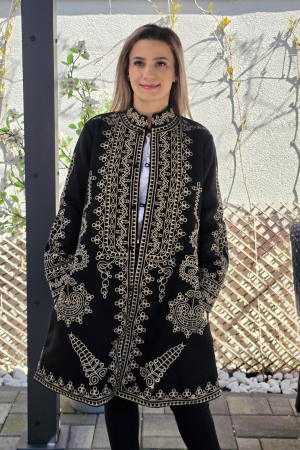 Pardesiu brodat traditional Ionela [5]