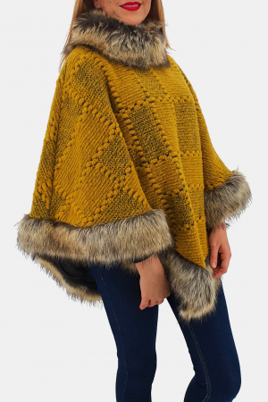 Poncho din lana cu blana 3 [1]