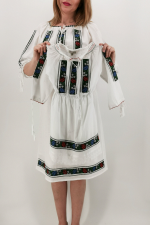 Rochie traditionala fetite Iasmina [2]