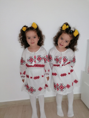 Rochie traditionala fetite Sandrina [4]
