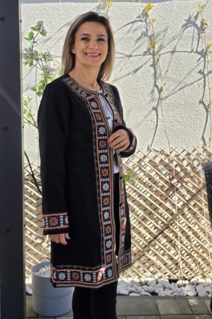 Pardesiu brodat traditional Ioana [2]