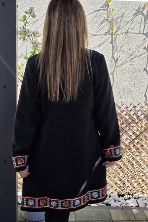 Pardesiu brodat traditional Ioana [4]