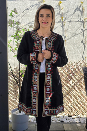 Pardesiu brodat traditional Ioana [1]