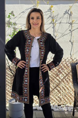 Pardesiu brodat traditional Ioana [3]