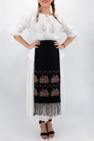 SET - 2 Fote brodate cu model traditional Valentina [1]