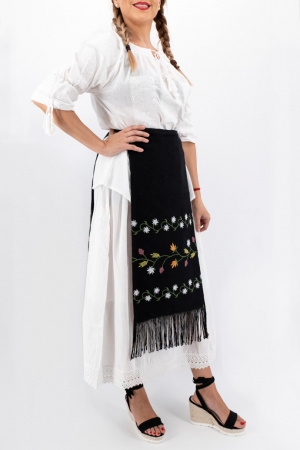 SET - 2 Fote brodate cu model traditional Valentina 4 [1]