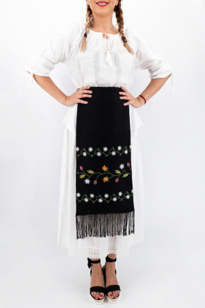 SET - 2 Fote brodate cu model traditional Valentina 4 [0]