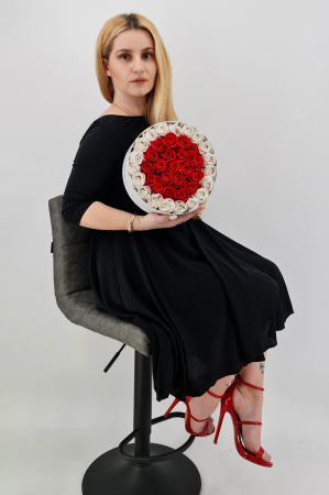 Set cadou – Trandafiri sapun – cutie alba – Alb cu Rosu [0]