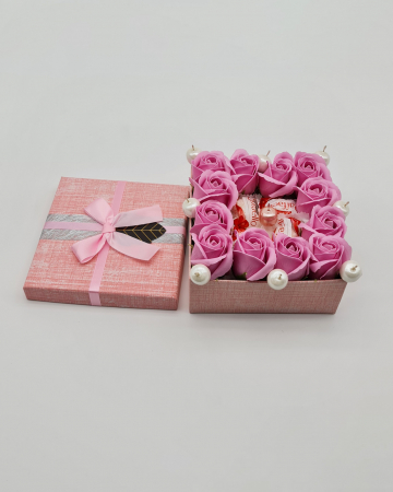 Set cadou – Trandafiri sapun – patrat mic – Raffaelo! [1]