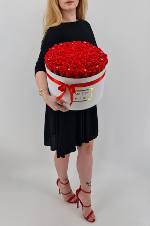 Set cadou – Trandafiri sapun – cutie rotunda cu trandafiri rosi [2]