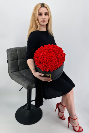 Set cadou – Trandafiri sapun – cutie neagra cu flori rosi! [0]