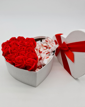 Set cadou – Trandafiri sapun – Inima mica – Raffaelo! [1]
