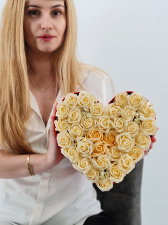 Set cadou - Trandafiri sapun - Inima flori crem! [0]