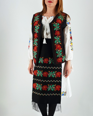 Femei - Costum Traditional Vesta si 2 Fote brodate Aurica - Marime Mare