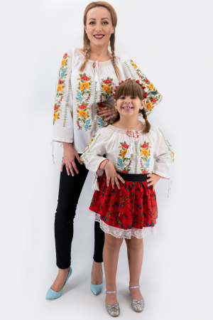 Set Traditional / IE Mama / IE fiica Lora [3]