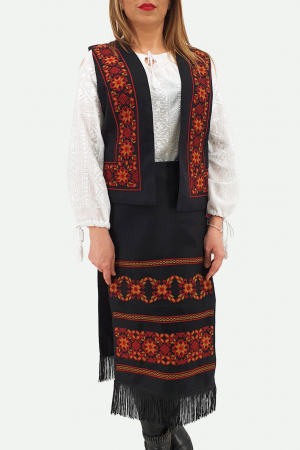 Costum Traditional Vesta si 2 Fote brodate cu model traditional [0]