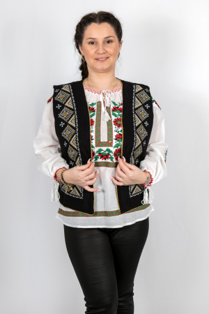 Vesta brodata cu model traditional Alina 13 [1]