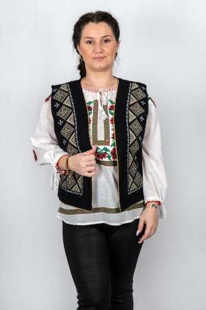 MEGA REDUCERI - Vesta brodata cu model traditional Alina 13