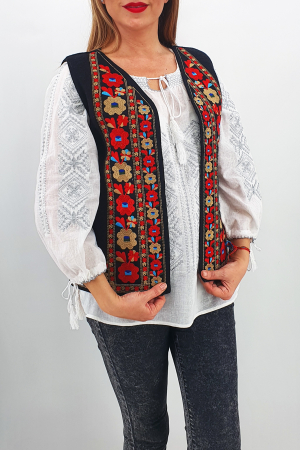 Vesta brodata cu model traditional Damiana [0]