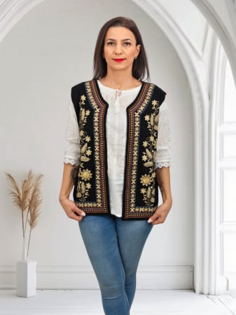 Femei - Vesta brodata cu model traditional Alina 22