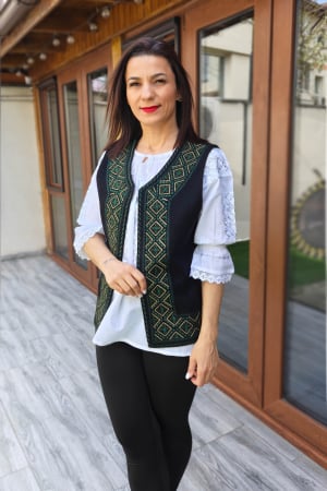 Femei - Vesta brodata cu model traditional Alina 23