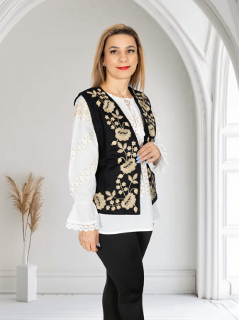 Vesta brodata cu model traditional Alina 25 [2]