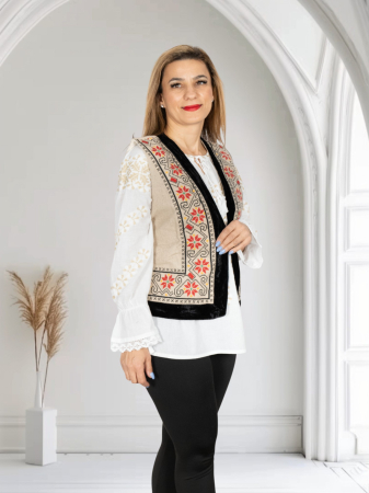 Vesta brodata cu model traditional Alina 26 [3]