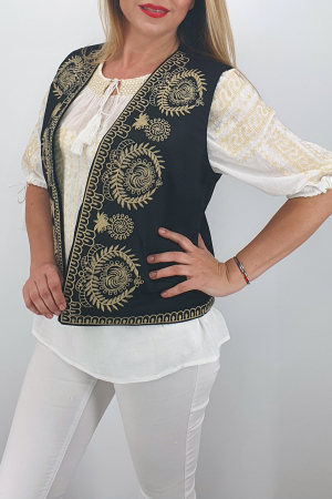 Vesta brodata cu model traditional Alina [4]