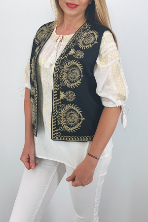 Vesta brodata cu model traditional Alina [3]