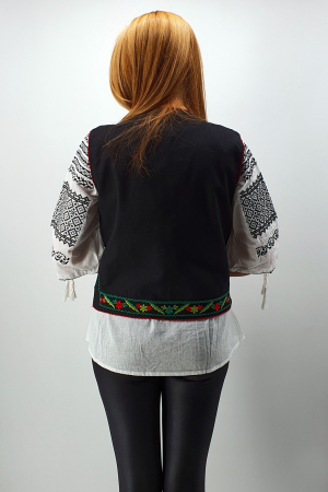 Vesta brodata cu model traditional  Roxana [2]