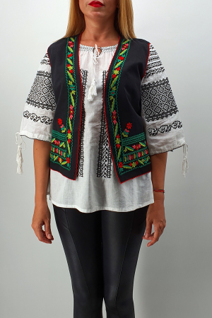 Vesta brodata cu model traditional  Roxana [1]