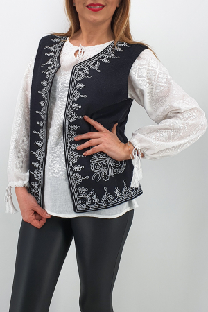 Vesta brodata cu model traditional Alina 3 [0]