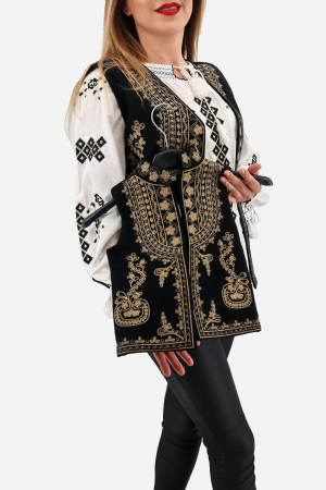 Vesta brodata cu model traditional Angelica 3 [4]