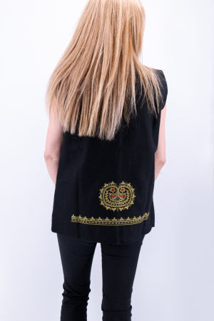Vesta brodata cu model traditional Angelica 7 [3]