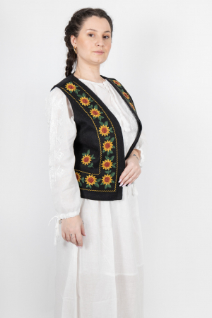 Veste Traditionale - Vesta brodata cu model traditional Floarea Soarelui 2