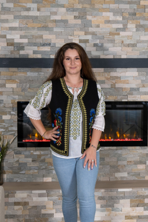 Vesta brodata cu model traditional Angi 13 [2]