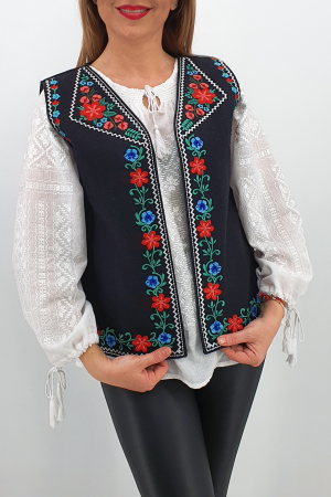 Femei - Vesta brodata cu model traditional Angi 2