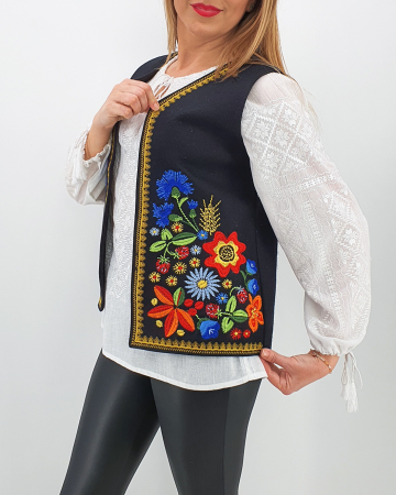 Femei - Vesta brodata cu model traditional Angi 3