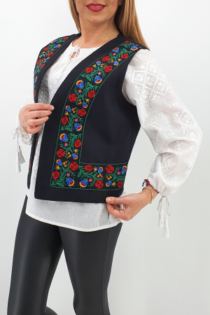 Vesta brodata cu model traditional Angi 6 [2]