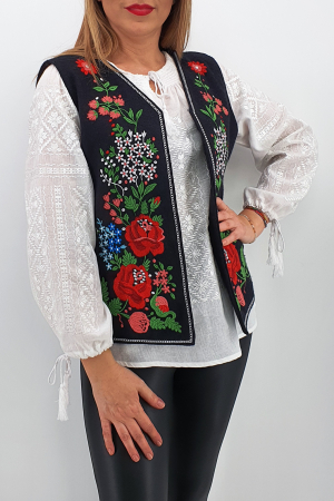 Vesta brodata cu model traditional Angi [3]