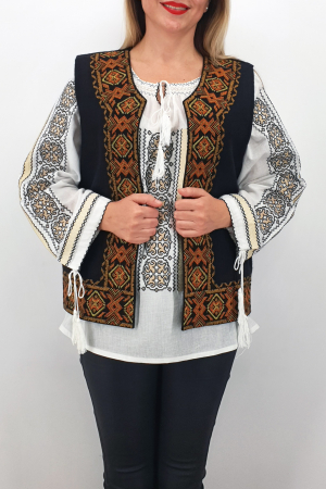 Masuri mari - Vesta brodata cu model traditional Lucretia 3