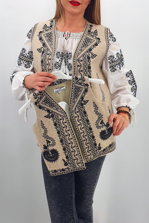 Vesta brodata cu model traditional  Caitlin 3 [3]