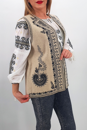 Vesta brodata cu model traditional  Caitlin 3 [2]