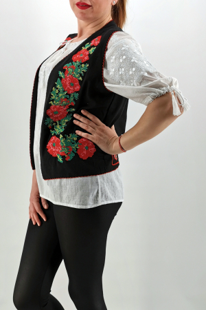 Vesta brodata cu model traditional Cerasela 3 [4]